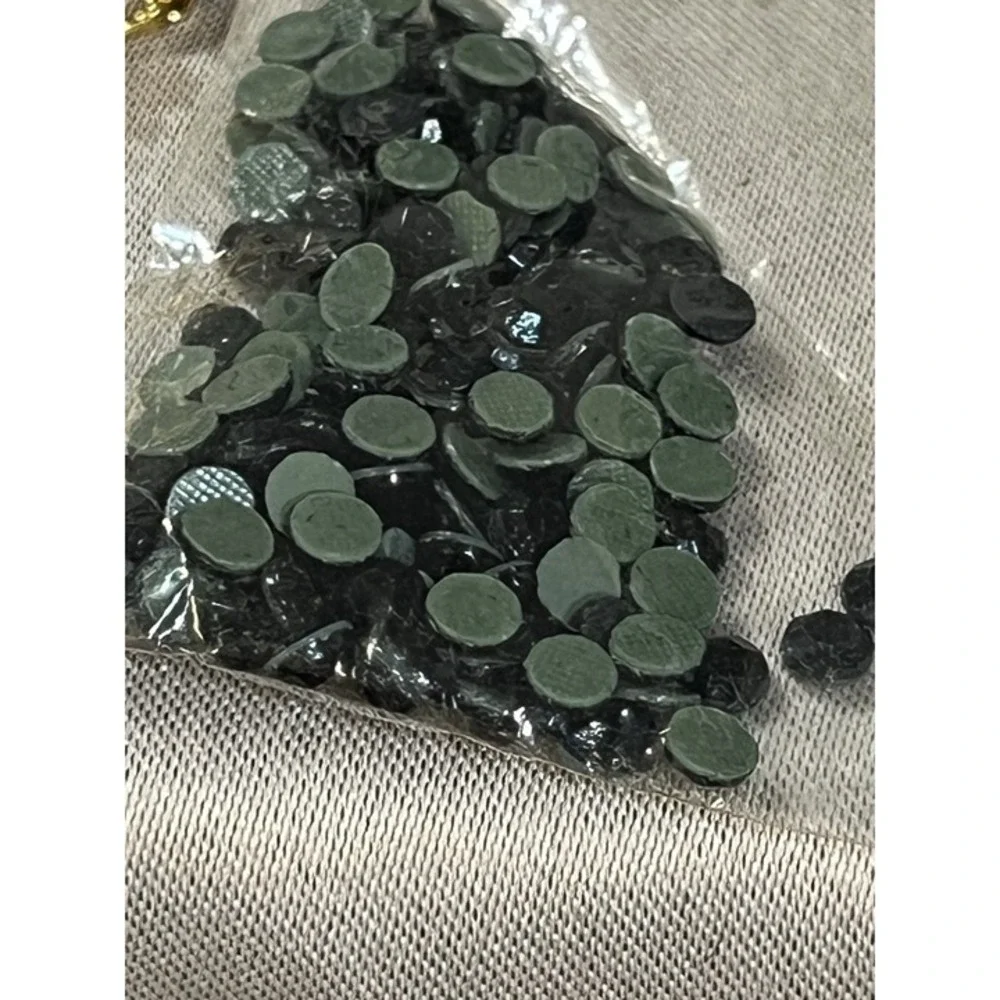 BEAD LOT‎ FOR JEWELRY MAKING SOME VERY GOOD QUALITY (2349)